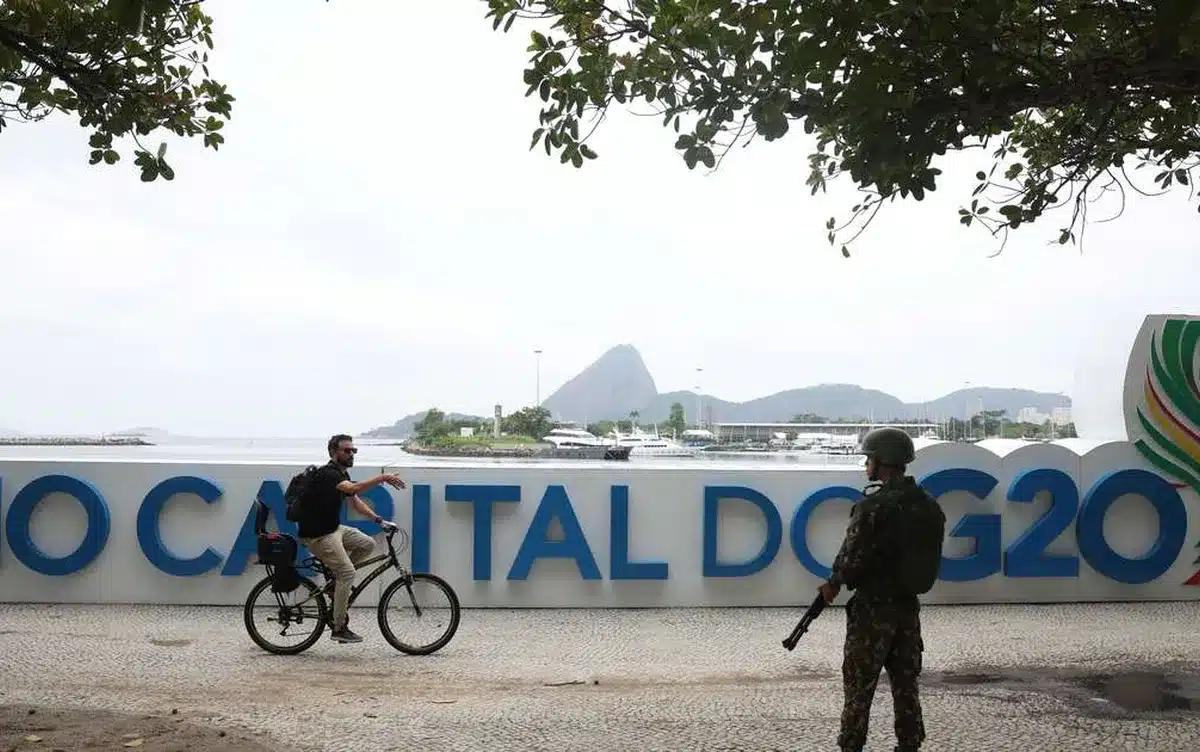evento, reunião, encontro;
