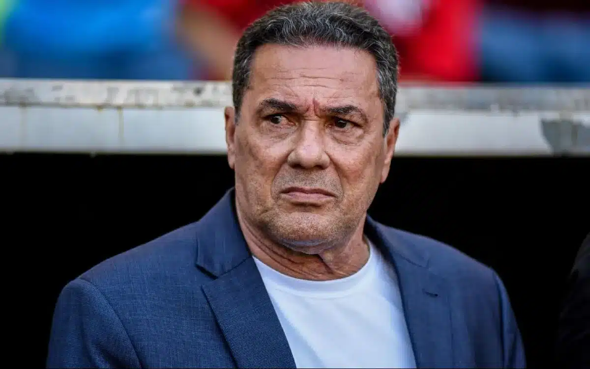 futebol, treinador, diretor;
